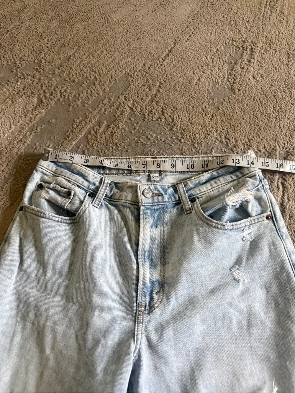 Abercrombie & Fitch Mom jeans High Rise light wash distressed curve love 28 / 6
